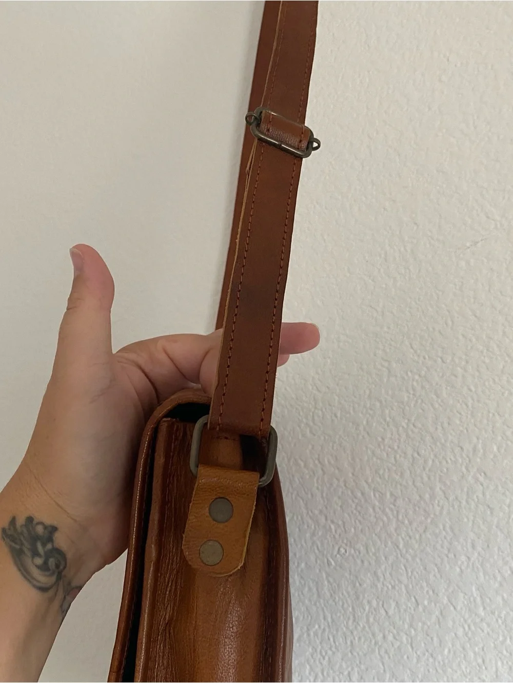Tan crossbody messenger bag